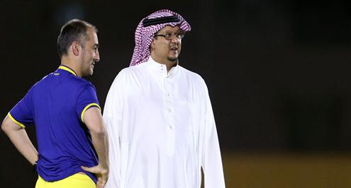 بالصور.. بن تركي يجتمع بلاعبي النصر.. والراهب يبدأ التأهيل